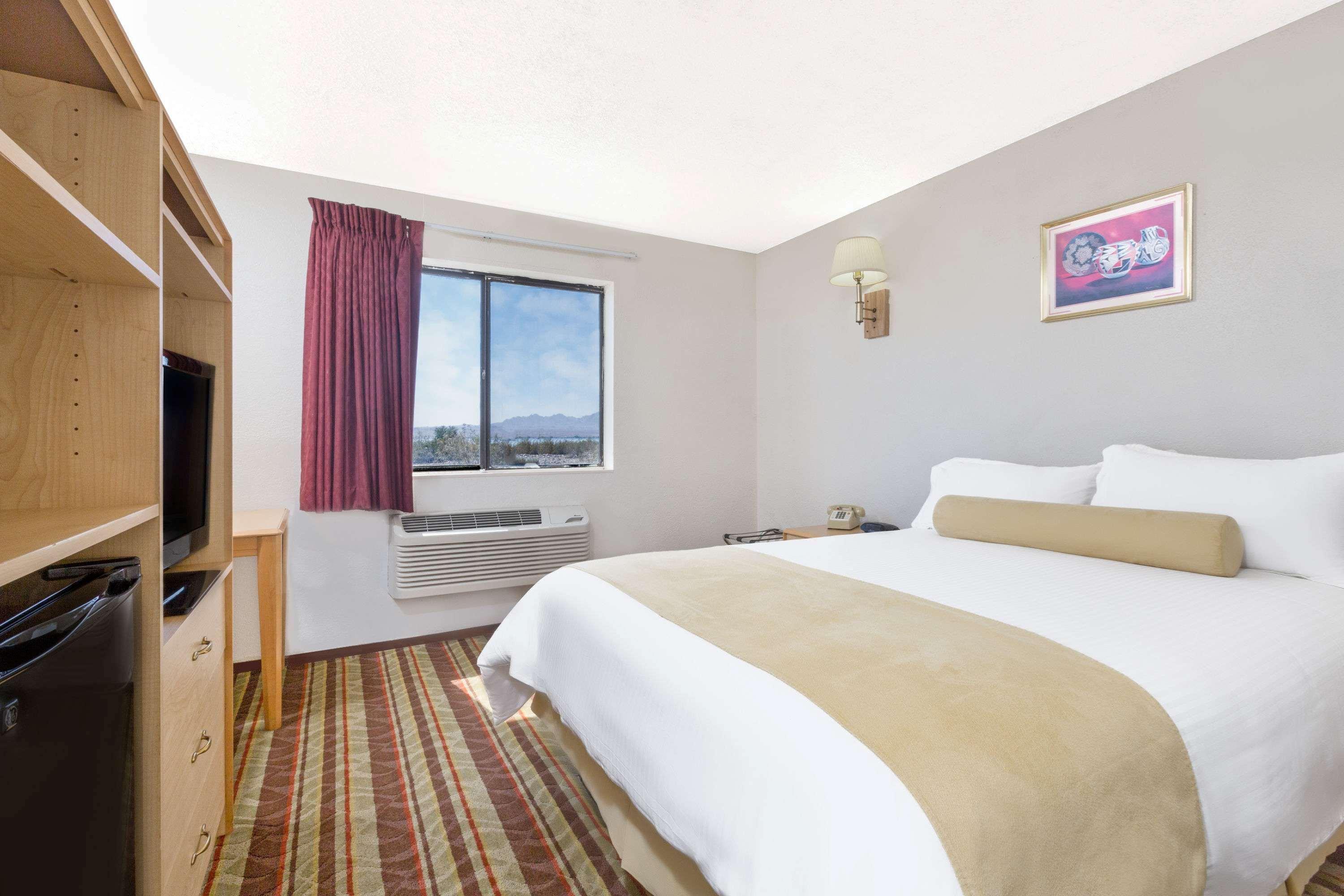 Super 8 By Wyndham Lake Havasu City Exterior foto