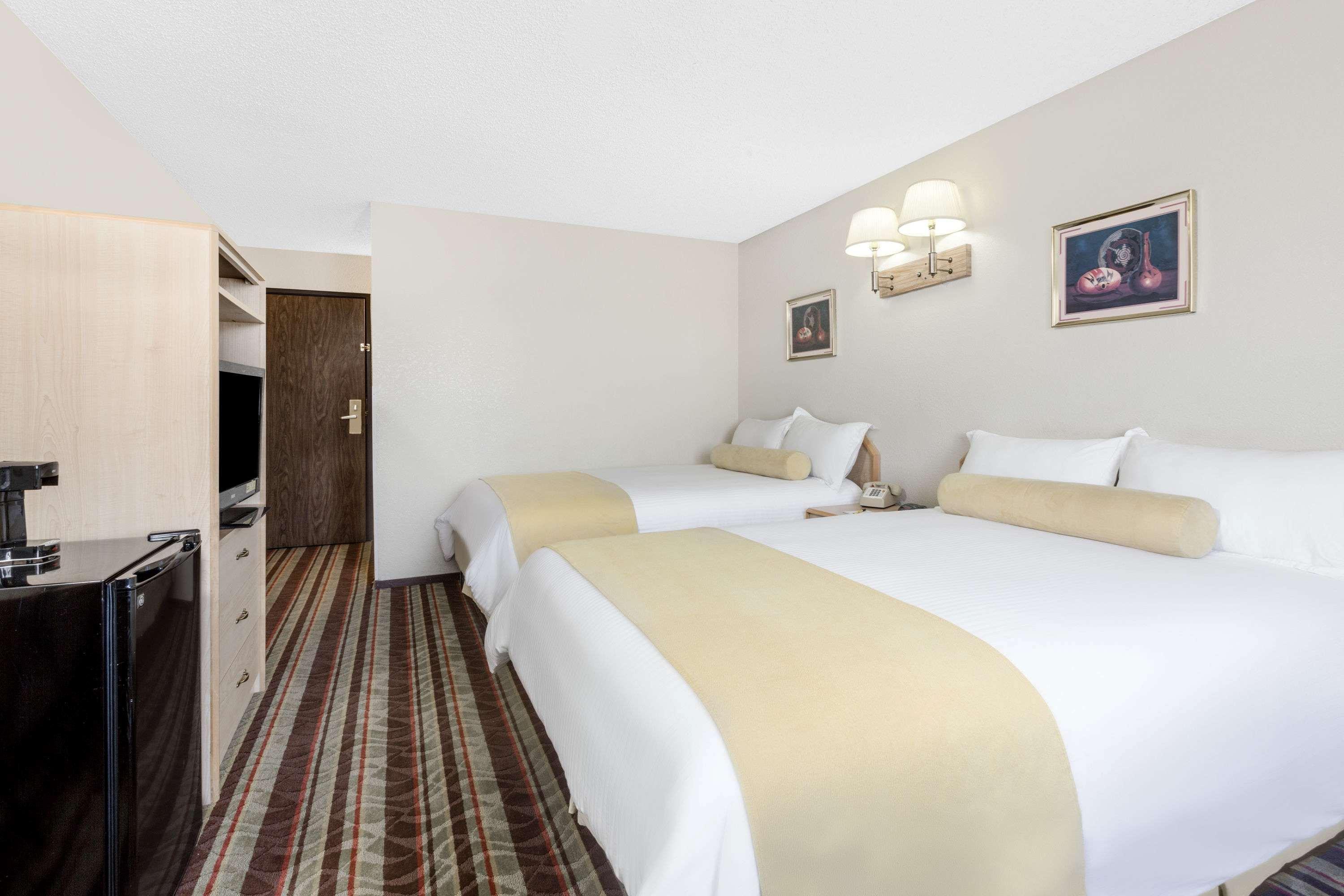Super 8 By Wyndham Lake Havasu City Exterior foto