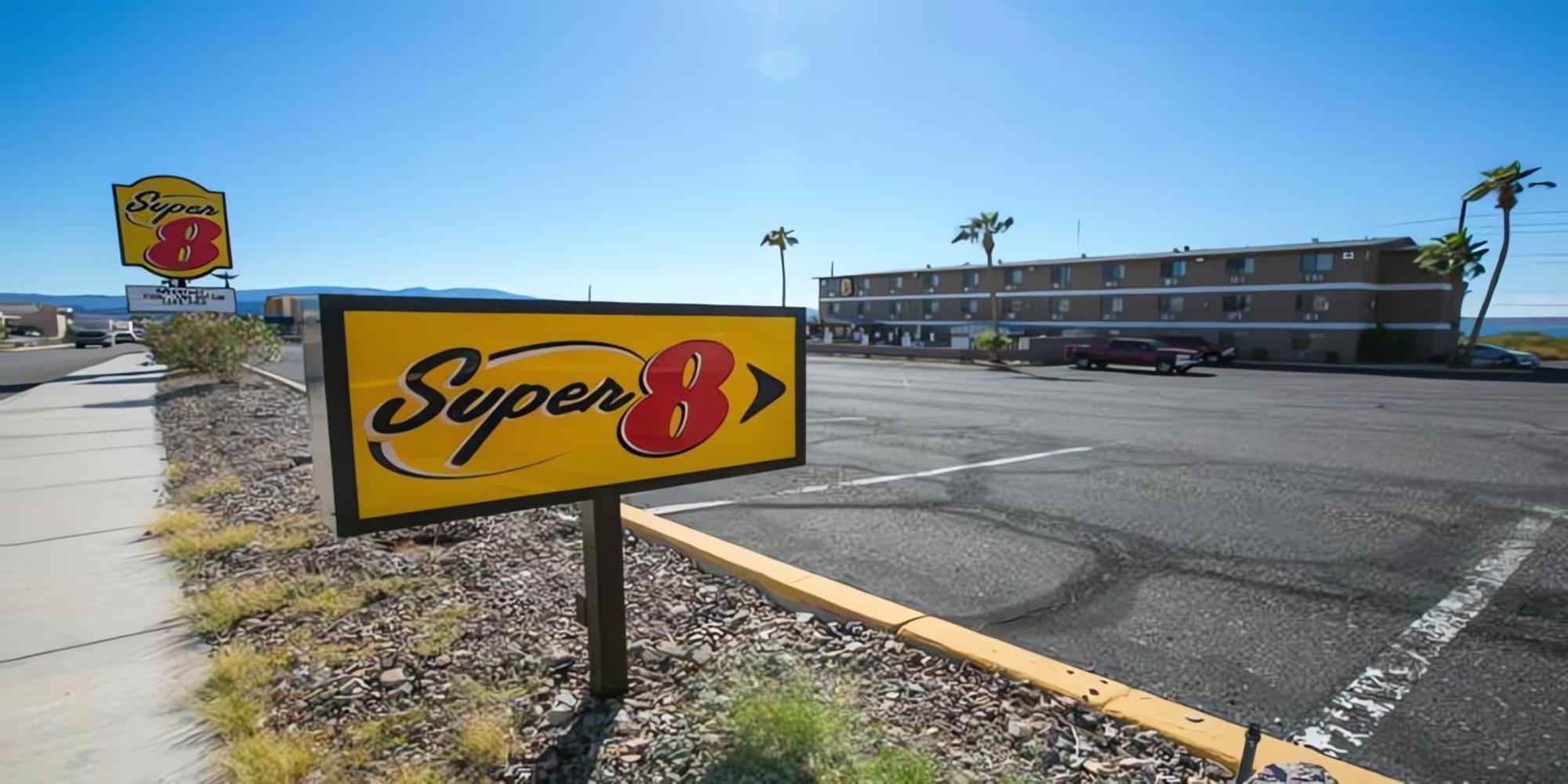 Super 8 By Wyndham Lake Havasu City Exterior foto