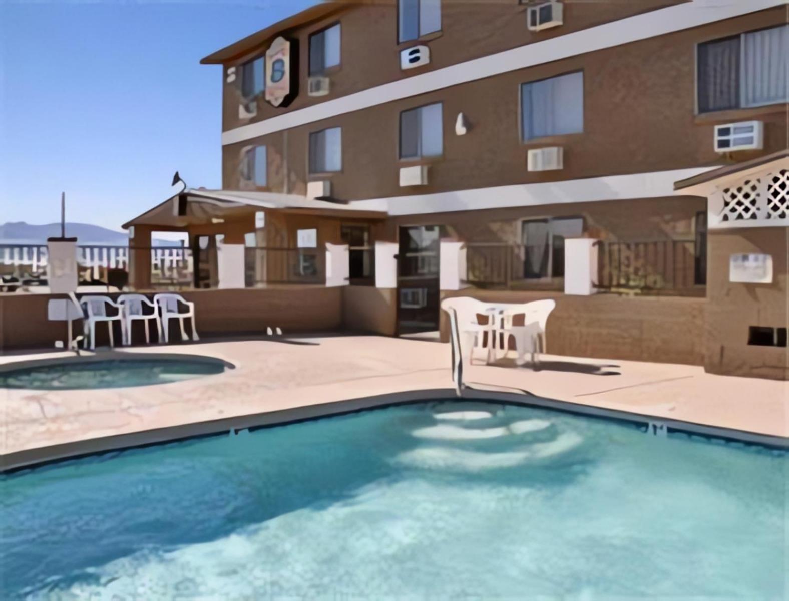Super 8 By Wyndham Lake Havasu City Exterior foto
