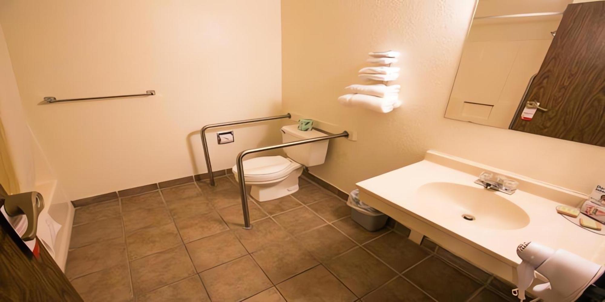 Super 8 By Wyndham Lake Havasu City Exterior foto