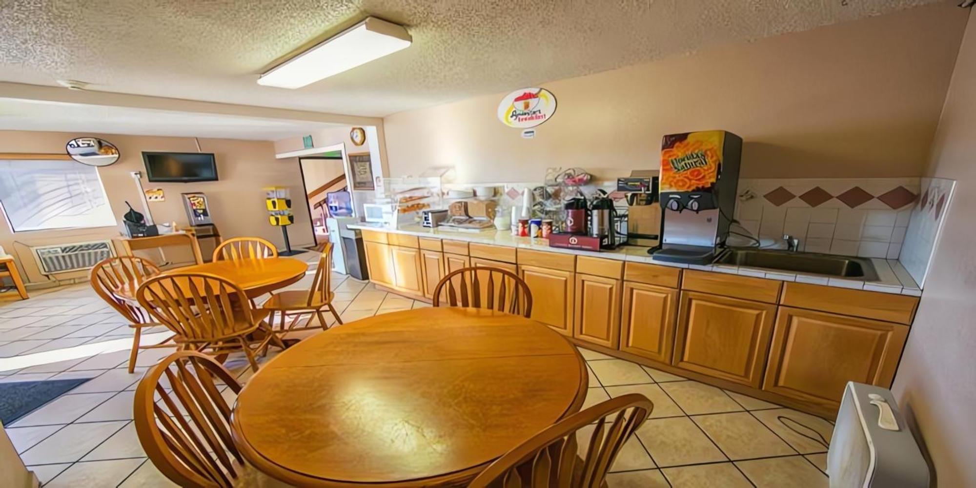 Super 8 By Wyndham Lake Havasu City Exterior foto