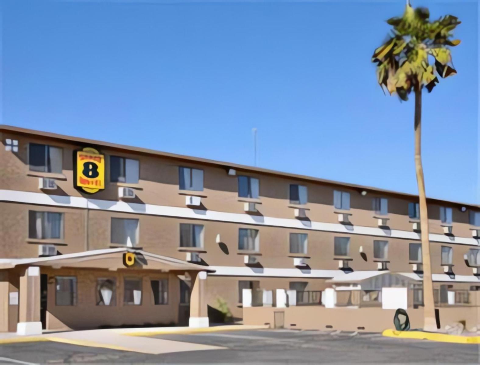 Super 8 By Wyndham Lake Havasu City Exterior foto
